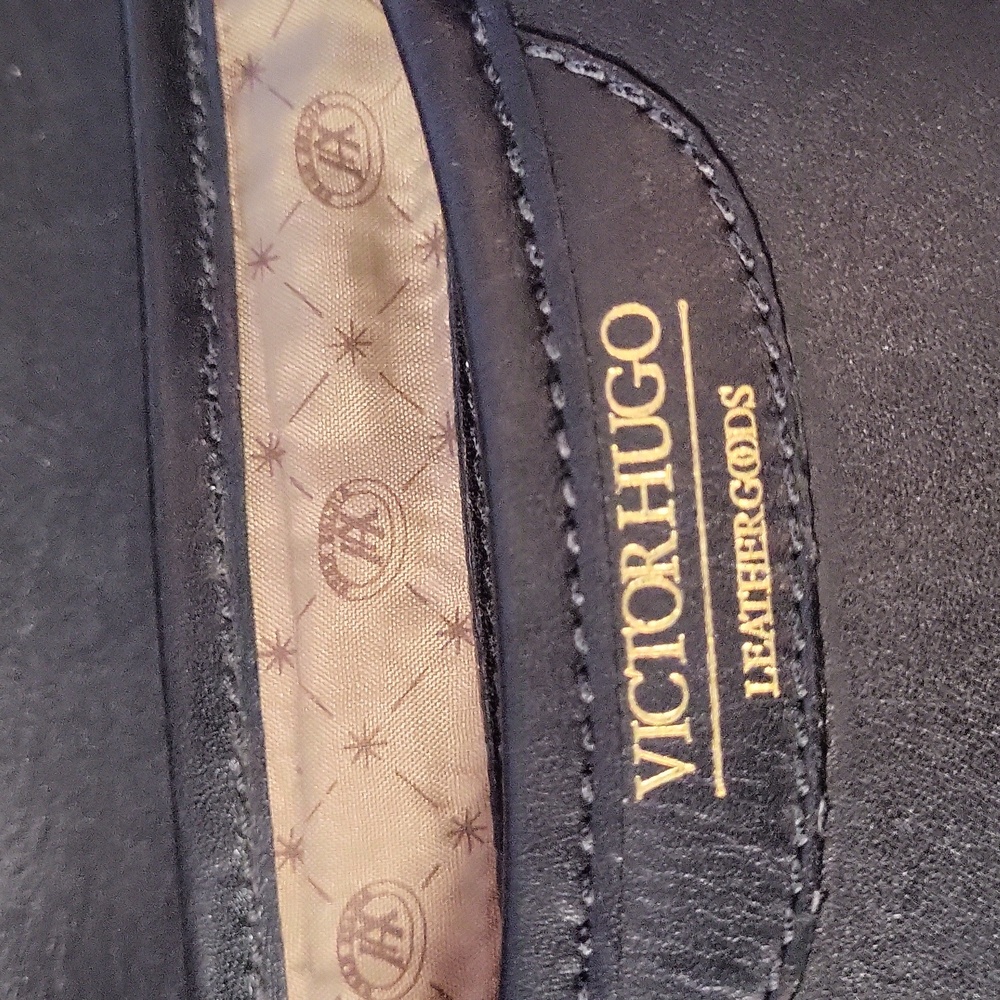 Y2K Vibtsge Victor Hugo Chic Black Crossbody Bag with Gold Accents - Picture 6 of 8